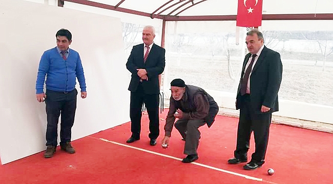 ÖZTÜRK, HUZUREVİ SAKİNLERİ İLE BOCCE OYNADI