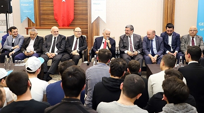SON BAŞBAKAN GENÇLERLE BULUŞTU
