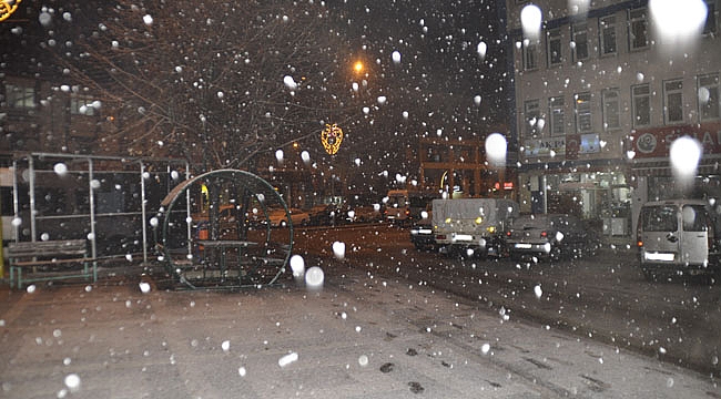 YOĞUN KAR YAĞIŞI ETKİLİ OLDU