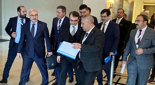 ZEYBEK, GES PROJESİNİ BAKAN DÖNMEZ’E SUNDU