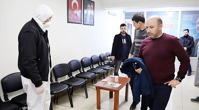 AK PARTİ BİNASI KORONAYA KARŞI DEZENFEKTE EDİLDİ