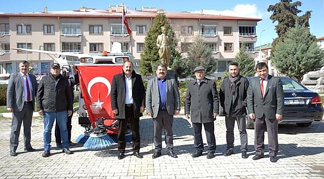 DİNAR’A YOL SÜPÜRME ARACI ALINDI