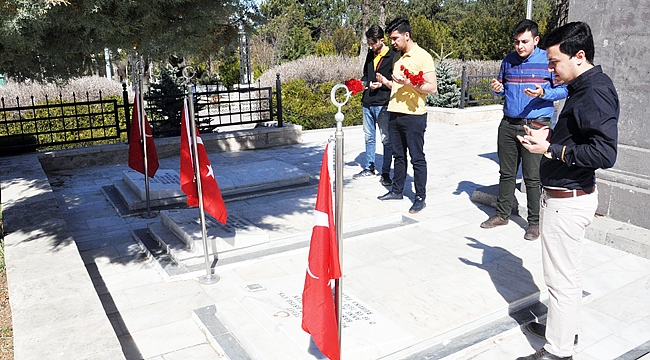 GENÇLİK MECLİSİ ŞEHİTLERİMİZİ UNUTMADI