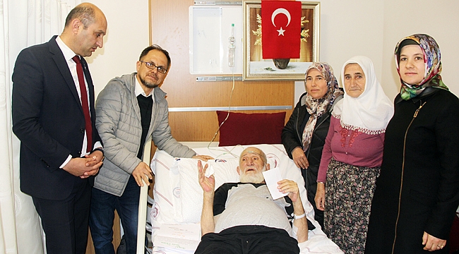 Hastalanan Kıbrıs gazisi öğrencilerinin mektuplarıyla sevindi