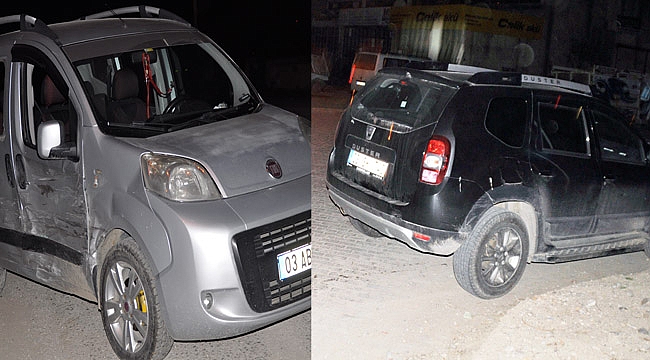 İKİ OTOMOBİL ÇARPIŞTI