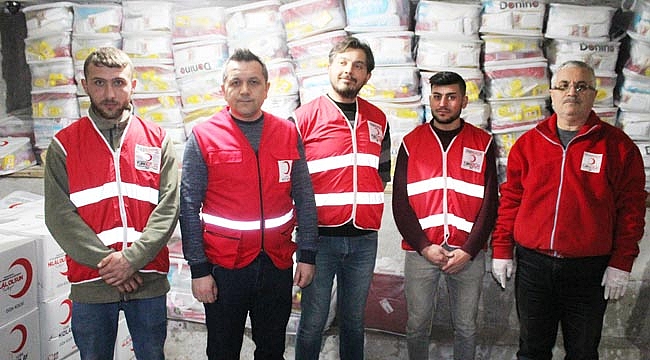 “KIZILAY GÖNÜLLÜLERİMİZ SAHADA ÇALIŞIYOR”