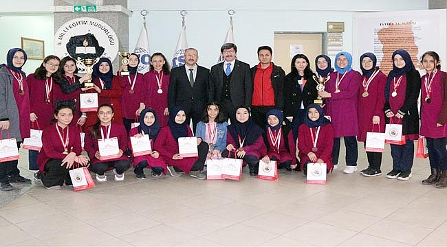 MUTLULUKLARINI PAYLAŞTILAR