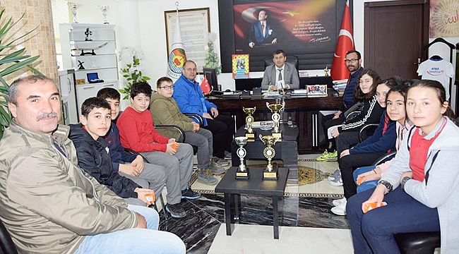 Öğrencilerden Başkanımıza Ziyaret