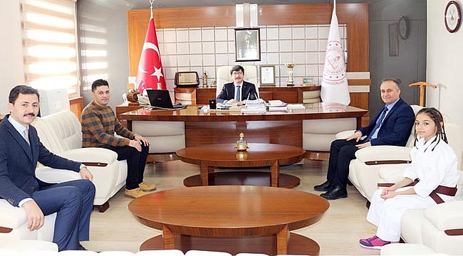 ŞAMPİYONLUK SEVİNCİNİ PAYLAŞTI