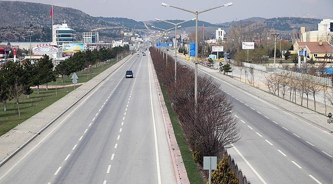 ŞEHİRLERİ BİRBİRİNE BAĞLAYAN KAVŞAK BOŞ KALDI