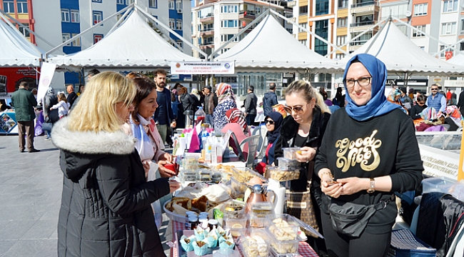 ÜRÜNLER ZİYARETÇİLERDEN İLGİ GÖRÜYOR