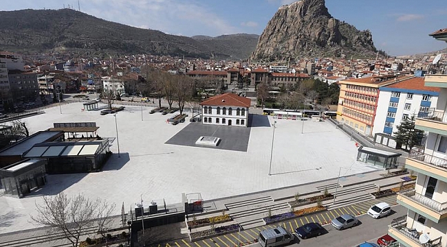 18 pozitif vakanın bulunduğu Afyon’da meydan boş kaldı