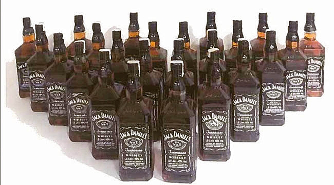 24 ŞİŞE KAÇAK ALKOL ELE GEÇİRİLDİ