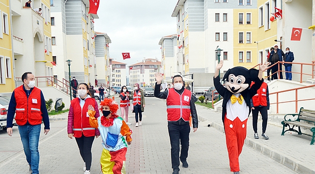 KIZILAY'DAN ÇOCUKLAR İÇİN MÜZİKLİ EĞLENCE