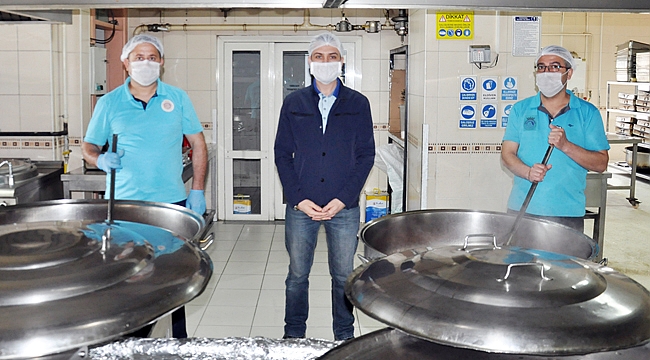 BELEDİYEDEN ÜCRETSİZ SICAK YEMEK İKRAMI