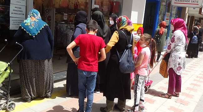 Çocuklar bu sefer parklara değil, bayram alışverişine çıktı