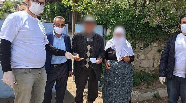 Destek ödemeleri 65 yaş üstü vatandaşların evine kadar teslim ediliyor