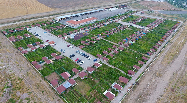 HOBİ BAHÇELERİNİN BAKIMINA TEK KİŞİLİK MÜSAADE