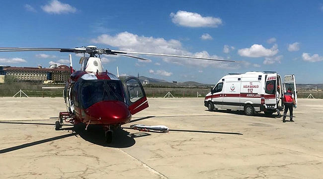 VÜCUDUNDA YANIKLAR OLUŞAN BEBEK, AMBULANS HELİKOPTERLE ESKİŞEHİR'E SEVK EDİLDİ