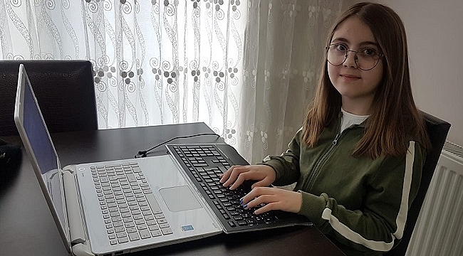 1 DAKİKADA 109 SÖZCÜK YAZARAK ŞAMPİYON OLDU