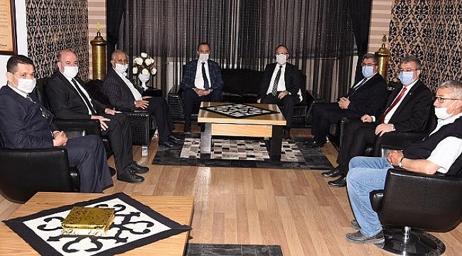 AK PARTİLİ VEKİLLERDEN BAŞKAN ZEYBEK'E ZİYARET