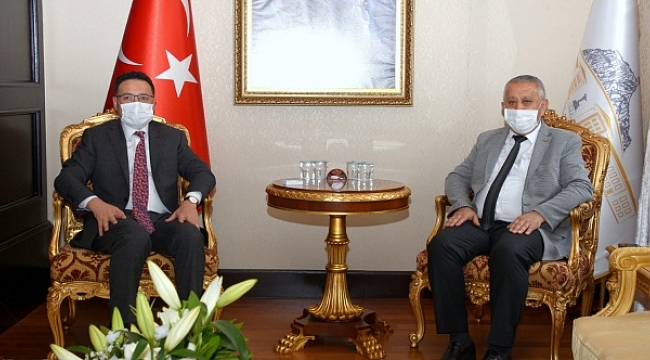 BAŞKAN ZEYBEK'TEN VALİ ÇİÇEK'E ZİYARET