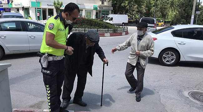 DUYARLI POLİS MEMURUNDAN ÖRNEK DAVRANIŞ