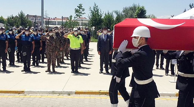EMEKLİ EMNİYET MÜDÜRÜ SON YOLCULUĞUNA UĞURLANDI