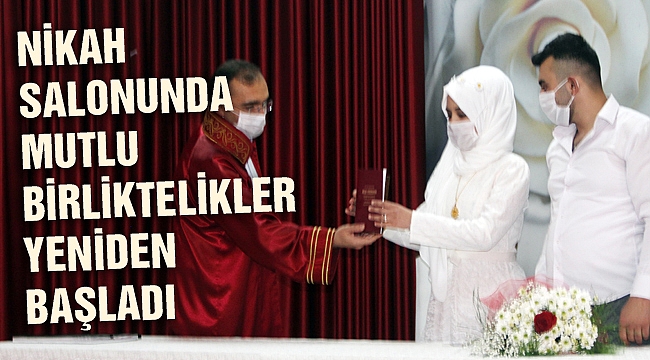 Nikah salonları çiftlerin mutlu günlerine tanıklık etmeye başladı 
