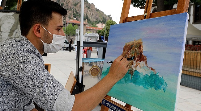 SOKAKTA SANAT VAR… 