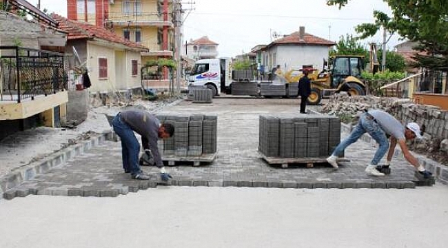 38 BİN METREKARE PARKE TAŞI DÖŞENDİ