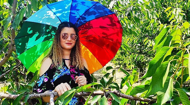 FOTOĞRAF TUTKUNLARI KİRAZ BAHÇELERİNDE BULUŞTU