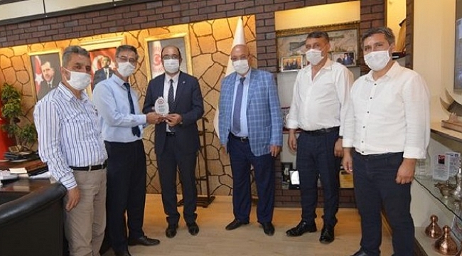 İZSANDER’DEN BAŞKAN ÇÖL’E ZİYARET