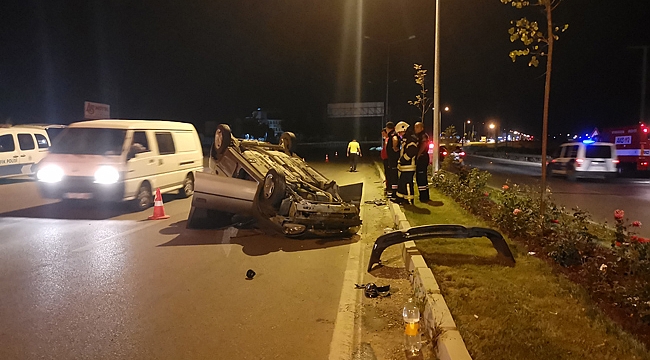 KONTROLDEN ÇIKAN ARAÇ TAKLA ATTI: 2 YARALI