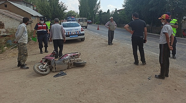 OTOMOBİL ELEKTRİKLİ BİSİKLETE ÇARPTI: 1 YARALI