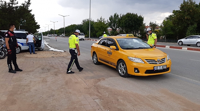 Sosyal mesafeye uymayanlara ceza yağdı