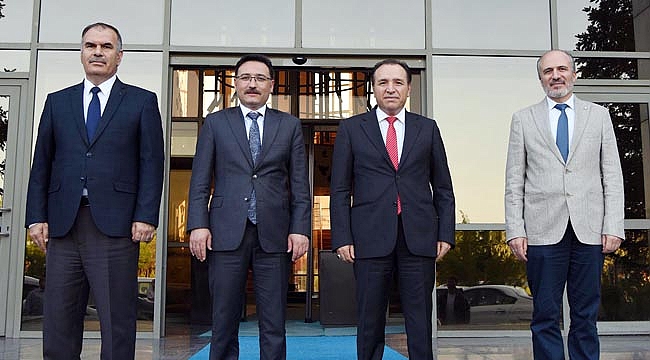 VALİ ÇİÇEK'TEN REKTÖR KARAKAŞ'A İADE-İ ZİYARET