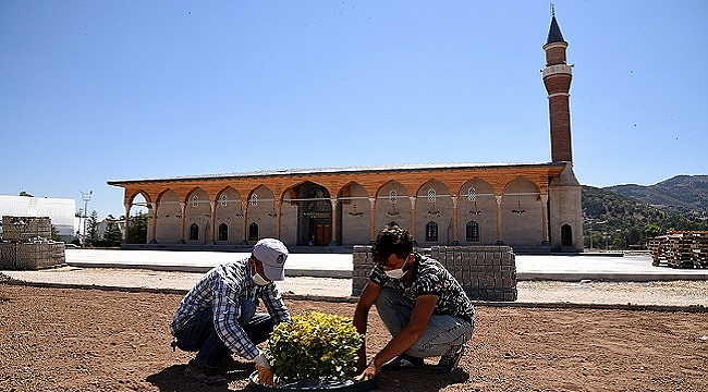 PAŞA CAMİ REKREASYON ÇALIŞMALARI SÜRÜYOR