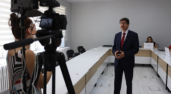 TRT KENDİN YAP ATÖLYELERİNİN BELGESELİNİ ÇEKTİ