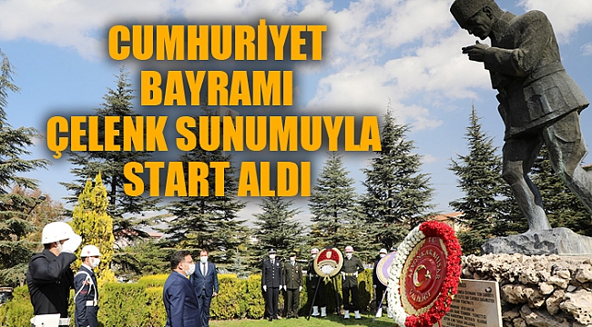 CUMHURİYET BAYRAMI ÇELENK SUNUMUYLA BAŞLADI
