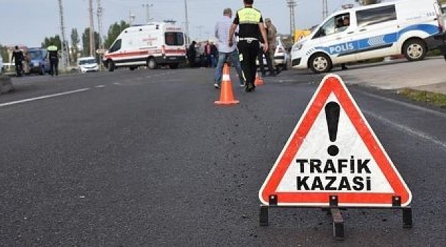 Otomobil motosikletle çarpıştı 1 kişi yaralandı