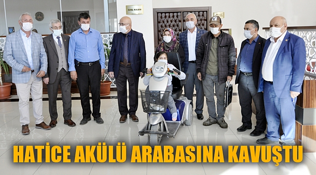 HATİCE AKÜLÜ ARABASINA KAVUŞTU