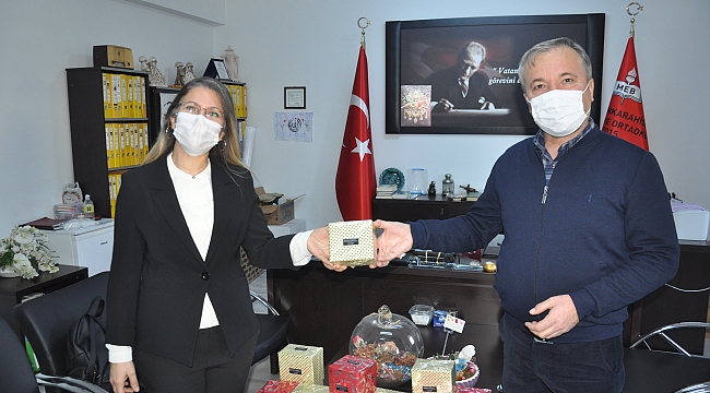 Okul müdüründen öğretmenlere jest