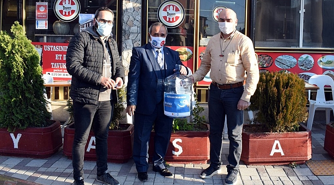 UMUDA BİR KAPAKTA SEN AT