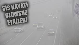AFYONKARAHİSAR'DA SABAH SAATLERİNDE SİS ETKİLİ OLDU