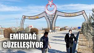 EMİRDAĞ’DA YOLLAR SICAK ASFALT İLE KAPLANIYOR