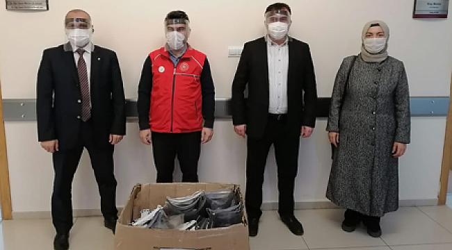 Gençlerden Sağlıkçılara 600 siperlikli maske