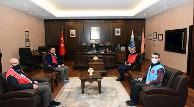 Rektör Karakaş’ı Vefa gönüllüleri ziyaret etti