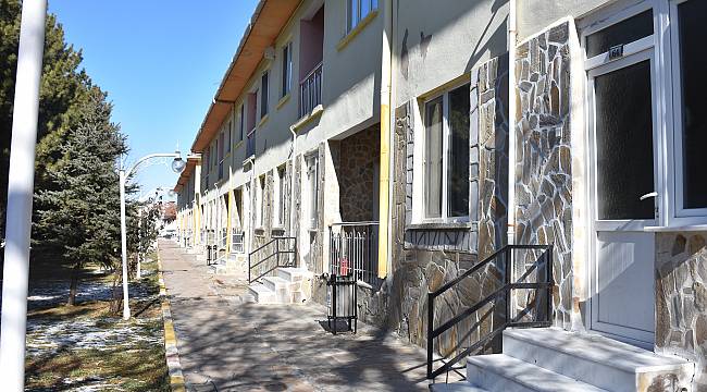 2 BİN YILLIK KAPLICA ŞİFA DAĞITIYOR