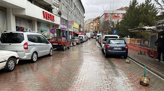 Afyonkarahisar yağmurlu bir havaya uyandı